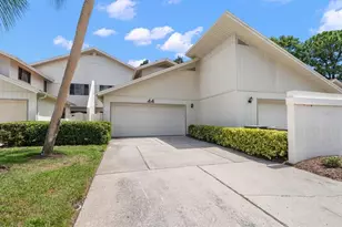 498 Lakeview Dr, Palm Harbor, FL 34683 - Photo 1