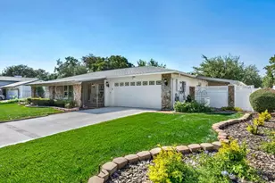 6625 Baybrooks Cir, Tampa, FL 33617 - Photo 3