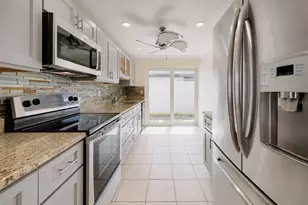 3506 Auburn Ct, Sarasota, FL 34231 - Photo 9