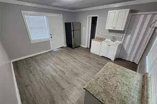 407 S Jupiter Ave, Clearwater, FL 33755 - Photo 3