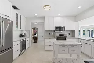 508 Hillcrest Ave, Tarpon Springs, FL 34689 - Photo 3