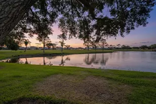 951 Villeroy Greens Dr, Sun City Center, FL 33573 - Photo 55