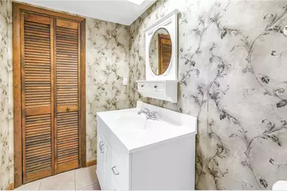 10657 Del Prado Drive E, Largo, FL 33774 - Photo 35