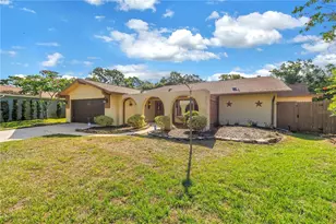10657 Del Prado Dr E, Largo, FL 33774 - Photo 3