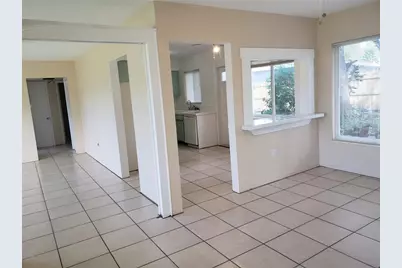 7475 19th Avenue N, Saint Petersburg, FL 33710 - Photo 7