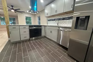 1615 39th St S, Saint Petersburg, FL 33711 - Photo 9