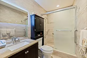 5975 Terrace Park Dr N, Saint Petersburg, FL 33709 - Photo 17