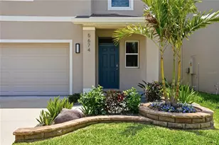 5674 Chorleywood Ln, Wesley Chapel, FL 33545 - Photo 3