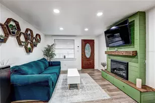 10914 N 22nd St, Tampa, FL 33612 - Photo 3