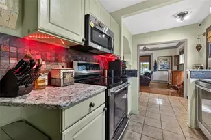 652 8th Ave N, Saint Petersburg, FL 33701 - Photo 13