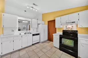 7632 Lakeside Woods Dr, Orlando, FL 32810 - Photo 5