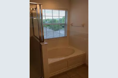 10515 Coral Key Avenue, Tampa, FL 33647 - Photo 21
