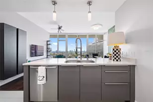175 1st St S, Saint Petersburg, FL 33701 - Photo 5