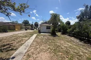 2220 20th St S, Saint Petersburg, FL 33712 - Photo 11