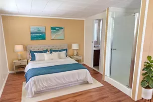 425 Mt Piney Ave NE, Saint Petersburg, FL 33702 - Photo 11