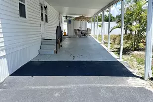 425 Mt Piney Ave NE, Saint Petersburg, FL 33702 - Photo 3