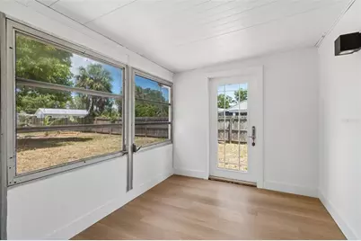 517 Hampton Avenue NE, Saint Petersburg, FL 33703 - Photo 5