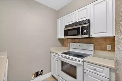 2521 Cedar Cypress Court #101, Tampa, FL 33618 - Photo 17