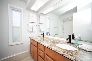 1647 Bentley Ct, Palm Harbor, FL 34684 - Photo 9