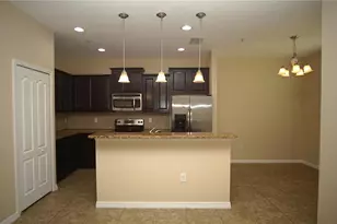 11406 Marbella Terrace St, Tampa, FL 33637 - Photo 5