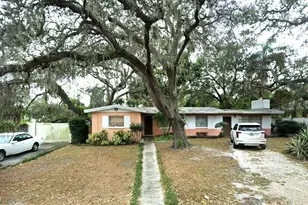 2304 W Woodlawn Ave, Tampa, FL 33618 - Photo 1