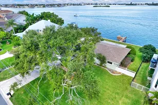 218 Driftwood Ln, Largo, FL 33770 - Photo 19