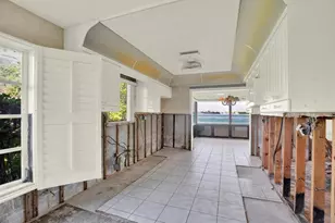 218 Driftwood Ln, Largo, FL 33770 - Photo 11