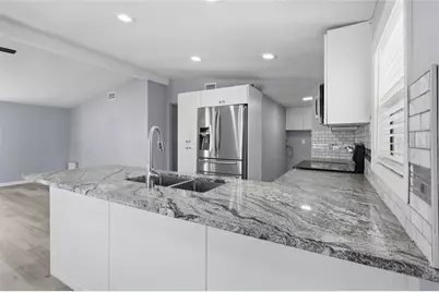 36131 Zinnia Street, Zephyrhills, FL 33541 - Photo 9