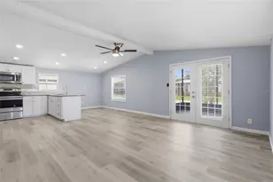 36131 Zinnia St, Zephyrhills, FL 33541 - Photo 5