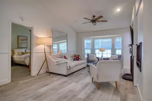 957 Edgehill Dr, Palm Harbor, FL 34684 - Photo 7