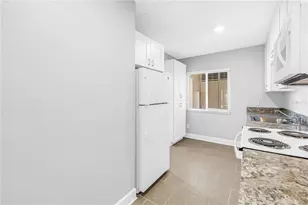 4435 1st St NE, Saint Petersburg, FL 33703 - Photo 7