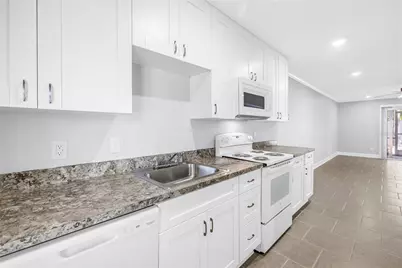 4435 1st Street NE #104, Saint Petersburg, FL 33703 - Photo 5