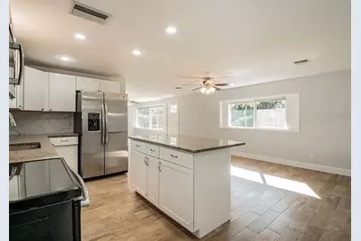 313 24th Avenue E, Bradenton, FL 34208 - Photo 13