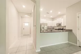 817 Royal Empress Dr, Ruskin, FL 33570 - Photo 19