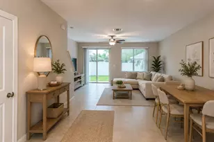 817 Royal Empress Dr, Ruskin, FL 33570 - Photo 3