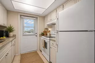 1221 Drew St, Clearwater, FL 33755 - Photo 11