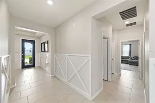 10403 Laxer Cay Loop, San Antonio, FL 33576 - Photo 5