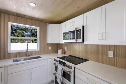 214 85th Street, Holmes Beach, FL 34217 - Photo 13