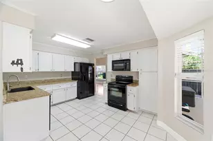 11213 Clayridge Dr, Tampa, FL 33635 - Photo 17