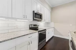 13047 Sanctuary Village Ln, Tampa, FL 33624 - Photo 5