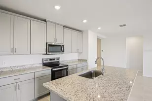 823 Sunshower Dr, Lady Lake, FL 32159 - Photo 3
