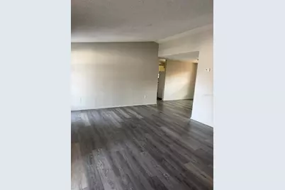 9601 Shalimar Court, Tampa, FL 33615 - Photo 5
