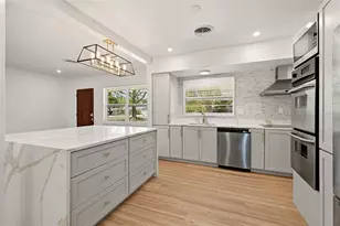 2440 66th Ave S, Saint Petersburg, FL 33712 - Photo 3