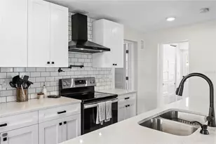 3320 W Ballast Point Blvd, Tampa, FL 33611 - Photo 7