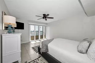855 Bayway Blvd, Clearwater Beach, FL 33767 - Photo 25