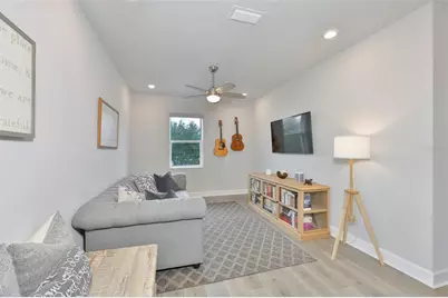 2407 W Gray Street, Tampa, FL 33609 - Photo 31