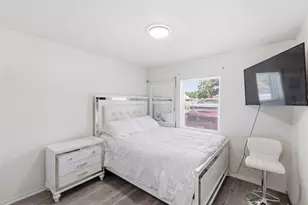 39022 Blue Jay Ave, Zephyrhills, FL 33542 - Photo 9