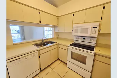 6802 Stones Throw Circle N #14206, Saint Petersburg, FL 33710 - Photo 7