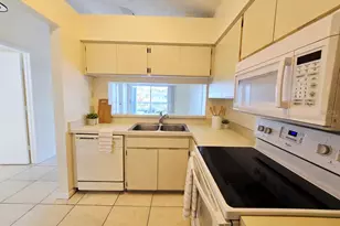 6802 Stonesthrow Cir N, Saint Petersburg, FL 33710 - Photo 15