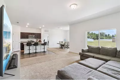 903 Shimmering Oaks Lane, Seffner, FL 33584 - Photo 11